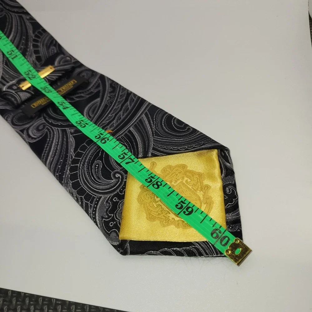 Donald J Trump Signature Collection Silk Paisley Tie Black Grey Gold Crest 60in